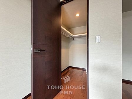 49階建・10階部分。74m2の3LDK住戸です。是非お気軽にお問い合わせください。
