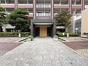 49階建・10階部分。74m2の3LDK住戸です。是非お気軽にお問い合わせください。