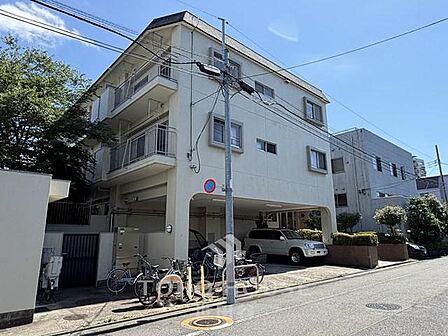 スケルトンリフォーム26年9月完了。生活に便利な住環境です。是非お気軽にお問い合わせください。