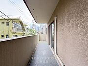 光と空を取り込む、ルーフバルコニー付き住戸です。ペット飼育相談可。是非お気軽にお問い合わせください