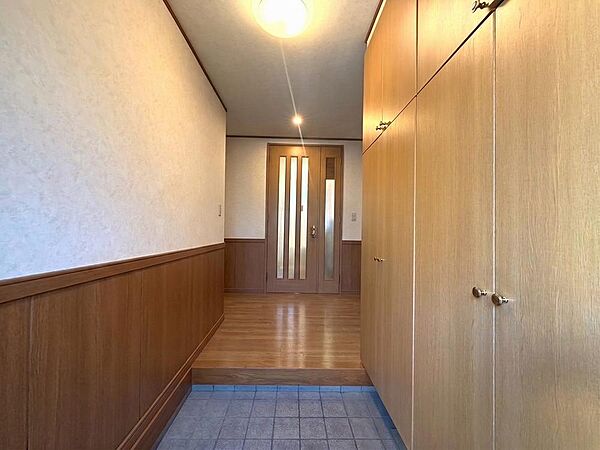 玄関を拡大表示
