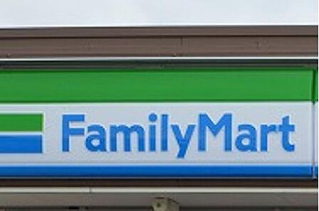 ファミリーマート湯島一丁目店まで約168m