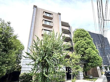 駅まで徒歩2分。オートロック・宅配ボックス付き。是非お気軽にお問い合わせください。