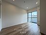 子供部屋：新規リノベーション(26年8月完工)南西向き・全室採光あり。是非お気軽にお問い合わせください。