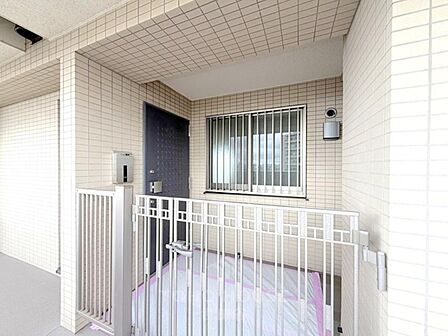 ポーチ部分も広いのでいろいろな用途に使えそうですね。