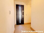 住まう人も来客も入った時にワクワクさせてくれるオシャレな玄関！