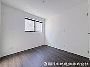 約4.75帖の納戸は、収納はもちろん趣味コーナーとしても活躍。使い方の幅が広がるゆとりの空間です。
