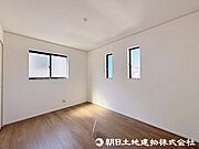 初めてのお子様にとっての「自分の部屋」。学習デスクやベッドの配置もラクラクです。