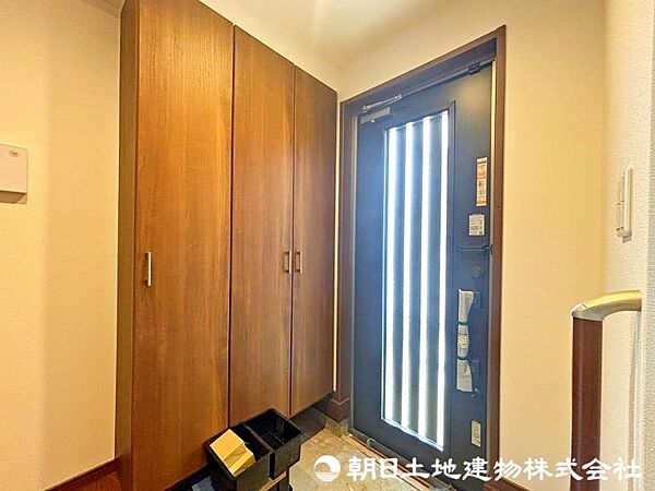 玄関を拡大表示