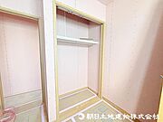 各居室にクローゼットを完備していますので、家具の買い足しを抑えられるメリットも！