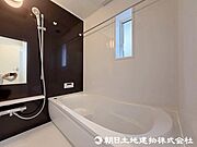 大人の男性でも足を伸ばして入ることができる1坪バスルームとなっております！