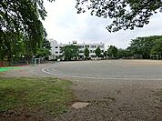 稲城市立稲城第二小学校まで約900ｍ