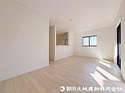 ＬＤＫのメインとなる大きな窓からの日差しがリビングの隅々までしっかりと届きます！