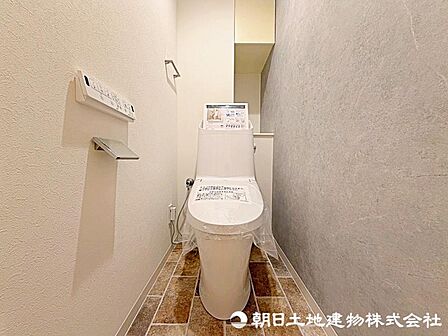 快適な使用感が人気の温水洗浄脱臭暖房機能を搭載。