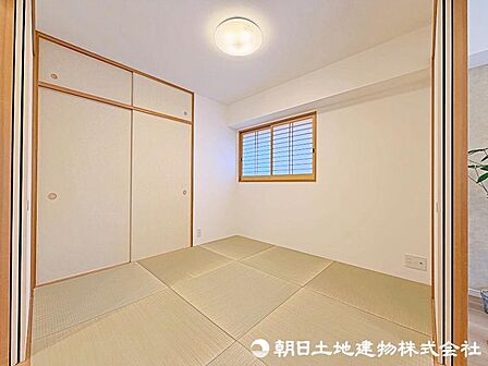 和室は、リビングから目が届く場所なので、お子様の遊び部屋・お昼寝スペースとして使うのもオススメです。