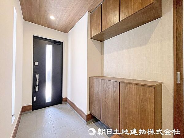 玄関を拡大表示