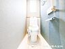 トイレ：【トイレ】様々な機能がつき掃除のしやすさも求めおまけに節水効果もあるトイレは高ポイントですね！