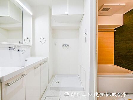 【洗面・脱衣所】便利なランドリーラック、バスケットやワゴンなどコンパクトで無駄のないゆるやかな片づけでいつでも清潔感のあふれる空間に