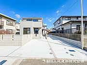【外観】リビングやお部屋のボリューム感を実際に感じてみて下さい。新しい生活に近づきよりよい環境でのライフワークを応援します