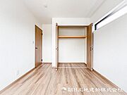【洋室】お手持ちの家具とも合わせやすいスタンダードな洋室です