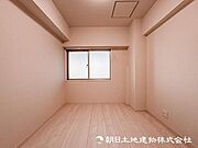 【洋室】静かに過ごしたい時には丁度いい広さ空間のお部屋です