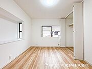 【洋室】休日はゴロゴロできるプライベート空間を重視したお部屋で過ごしたいですね