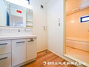 【洗面・脱衣所】使用頻度の高い場所だからこそ便利な空間に。多人数での使用も考えた便利な空間です