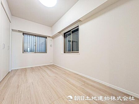 【洋室】休日はゴロゴロできるプライベート空間を重視したお部屋で過ごしたいですね