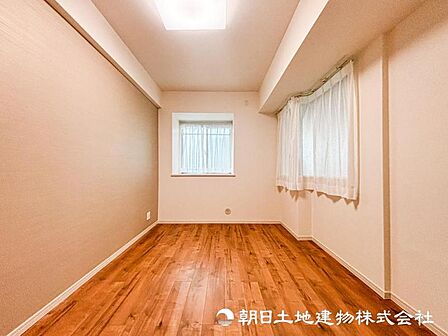 【洋室】静かに過ごしたい時には丁度いい広さ空間のお部屋です