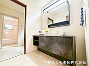 【洗面・脱衣所】使用頻度の高い場所だからこそ便利な空間に。多人数での使用も考えた便利な空間です