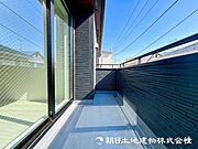 【バルコニー】外干しの風通しのよさにより消臭効果も期待できます