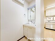 【洗面・脱衣所】使用頻度の高い場所だからこそ便利な空間に。多人数での使用も考えた便利な空間です