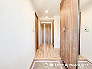 【玄関】どの世帯も安全に出入りができ、いい運気が入ってくる場所には快適な空間を心がけたいですね