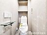 トイレ：【トイレ】小さな空間だからこそ機能性のある快適なトイレは、清潔感をキープしお手入れしやすいよう作られています