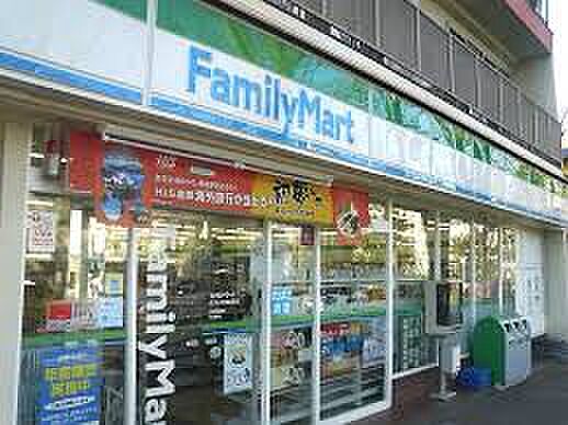 ファミリーマー...