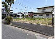 お庭を広くとることにより、家庭菜園やガーデニングを楽しんだり、ウッドデッキを設置することでバーベキューやプールなどにも活用いただけます。（2026年5月撮影）