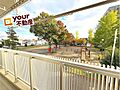 目の前には公園...