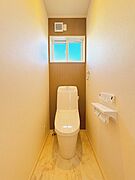 いつも清潔◎ウォシュレット機能を搭載したトイレ♪掃除がしやすいシンプルなデザインも魅力◎
