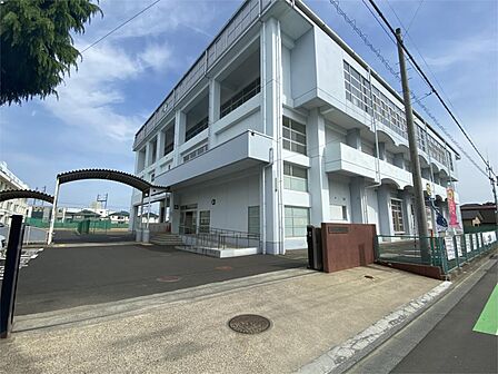 仙台市立八軒中学校(348m)