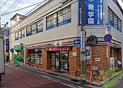 セブンイレブン西宮北口店 357m