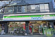 ファミリーマート西宮櫨塚町店 165m
