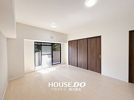 ■白を基調としたリビング！ご家族との会話も弾みそうですね！■白はどのような色とも相性がいいので、お客さま好みのコーディネートをお楽しみいただけます！