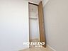 収納：■全居室収納付き！■お部屋がスッキリ片付くだけでなく、新しく収納棚を買い足す必要がないので、初期費用が抑えられそうですね！