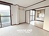 リビング/ダイニング：■隣接するお部屋との間には段差がないため、つまずく心配がなくお子さまはもちろん、いくつになっても安心してお住まいいただけます！