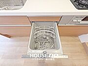 ■忙しい方にも嬉しい食器洗浄乾燥機付き！■食後のめんどうなお皿洗いは任せて、ご家族と一緒にくつろいじゃいましょう！■実は手洗いに比べて水の節約にもなるんですよ！