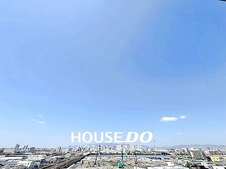 ■バルコニーからの眺望です!■10階角部屋の為、見晴らしも風通しも良好♪毎日のお洗濯も快適です♪■天気が良い日はこれだけでも癒されますね♪