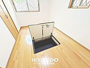 ■こちらのお部屋には床下収納がございます！嵩張りがちな季節物もまとめることができます◎