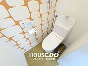 ■年中いつでも快適にご使用いただける温水便座付きトイレ！■壁掛けリモコンがついているので操作もスムーズです！