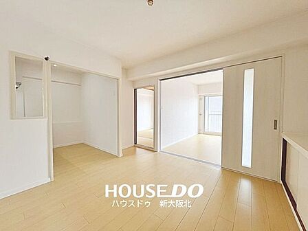 ■リビングに面したお部屋は、ご家族のライフスタイルに合わせて広々としたリビングとして使用したり、個室として利用するなど、使い分けることができます!
