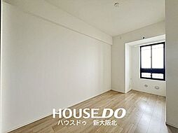 ■玄関入って右側の洋室です！■各居室は独立性が高く、プライベートを大切にするご家族にもオススメの間取りです！